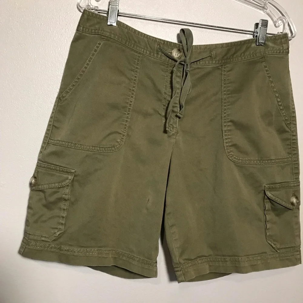 L. L. Bean Women's Shorts Size 10 Green Cargo Pockets Drawstring Cotton Spandex - Picture 8 of 9